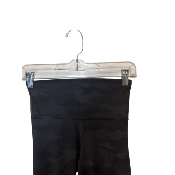 Lululemon Black Camo High-Waisted Leggings Womens Size 4 soft Activewear - Picture 2 of 5